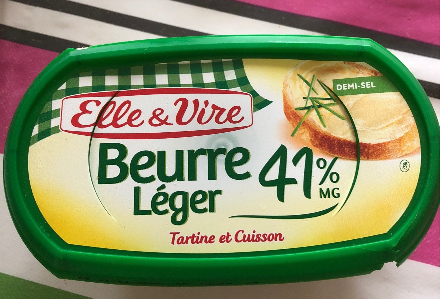BEURRE  LEGER SEMI-SEL 41% MG ELLE & VIRE 250G