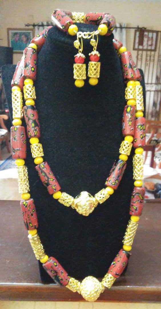 COLLIER EN PERLE OR BAOULER