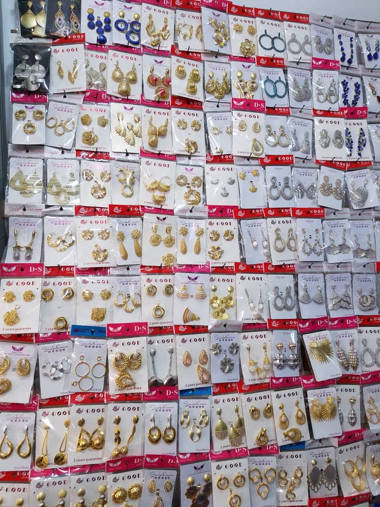 Boucles d'oreilles divers