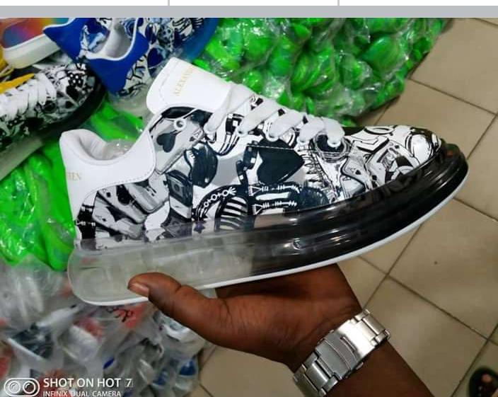 Chaussure pour femmes et hommes