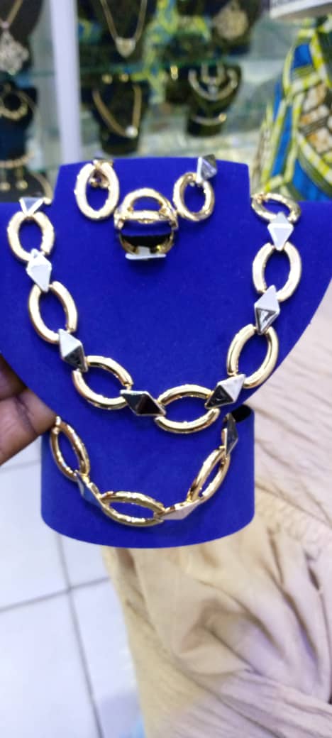 Collier en design rond