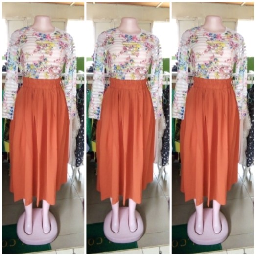 Jupe ovale et haut fleurie