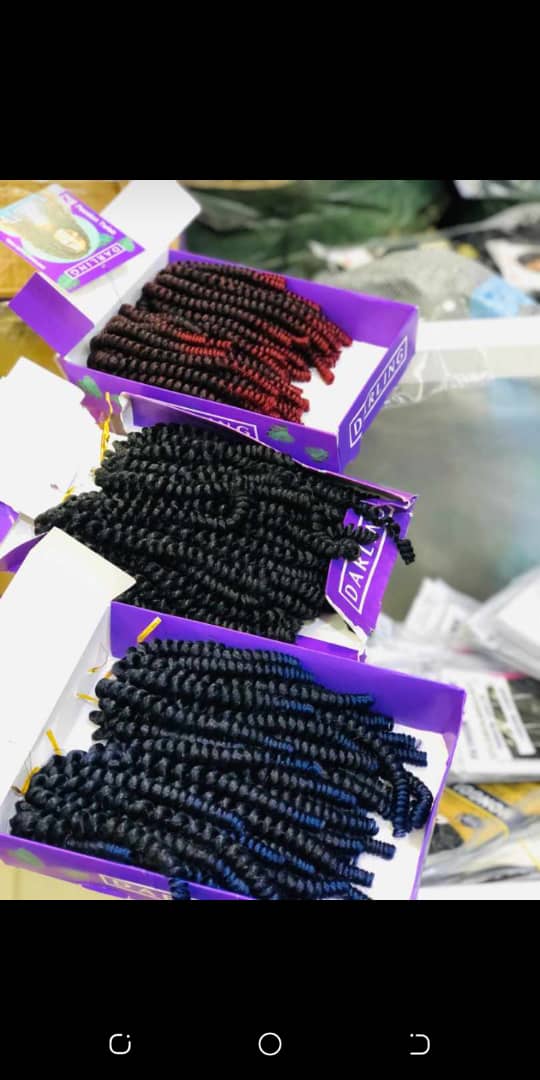 Mèches pour tresses en différents couleurs