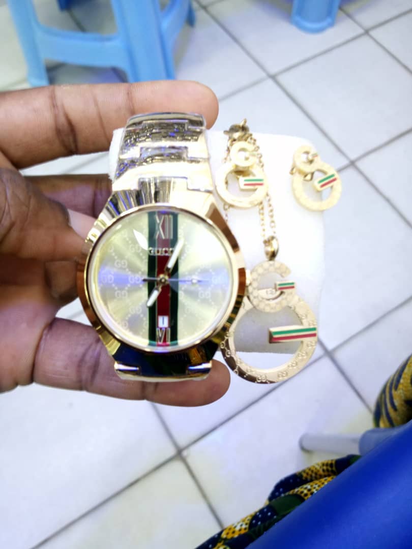 Montre et bracelet Gucci