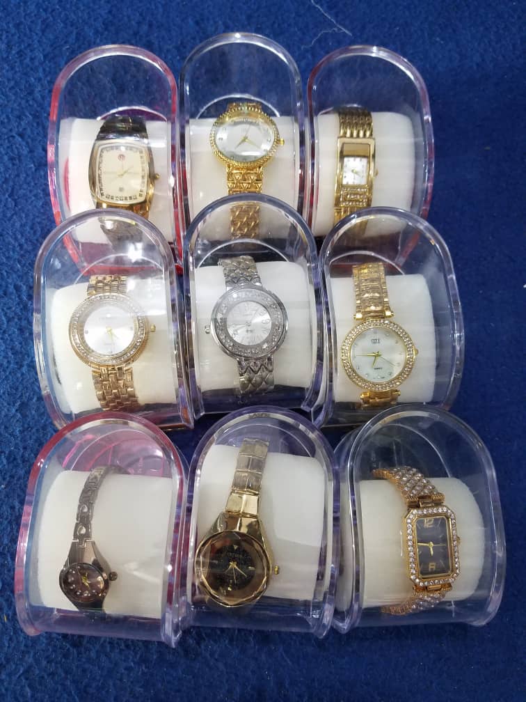 Montre pour femme avec boites