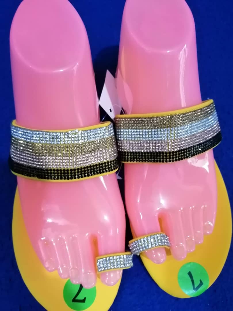 Tapette de couleur jaune