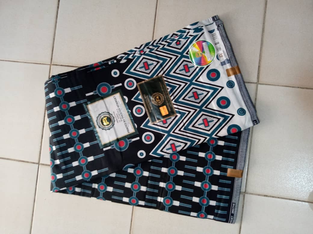 Pagne Hitarget woodin motif bleu blanc plus