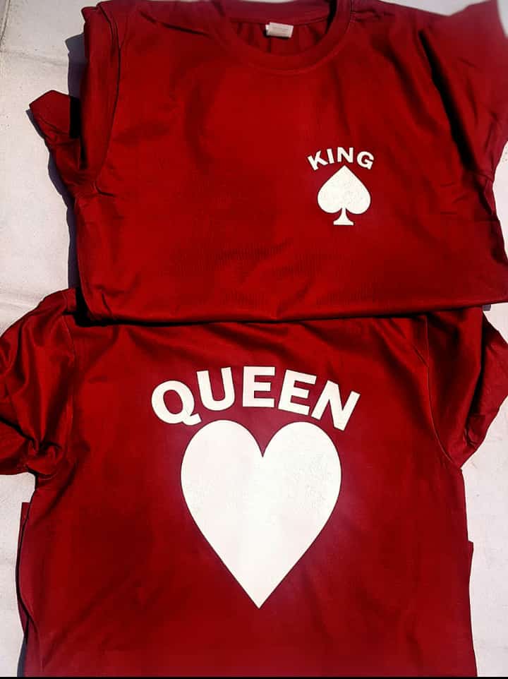 T-shirt love personnalisé en rouge avec dessin, modèle, image au choix