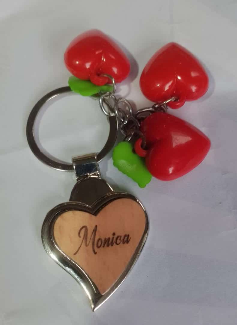 Porte clé de nom personnalisable de petit cœur