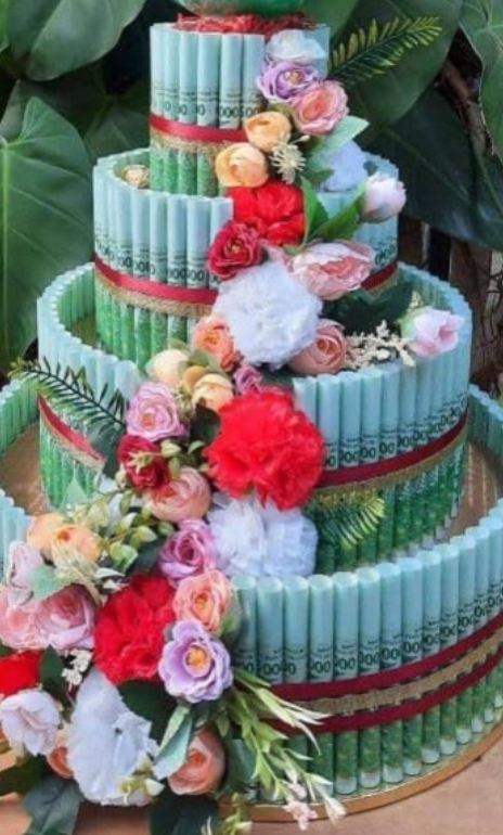 Bouquet d'argent avec billet de cinq mille franc