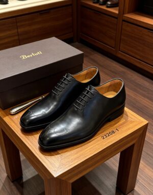 BERLUTI EN CUIR DROIT EN CARTON