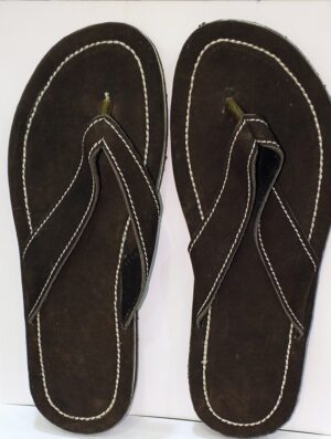 SANDALE PLATE EN CUIR MARRON FONCE
