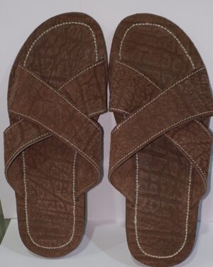 SANDALE CROISÉE  EN CUIR GRAINÉ MARRON