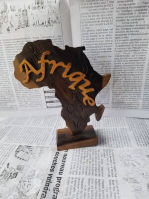 SCULPTURE ARTISANALE DE LA CARTE D'AFRIQUE