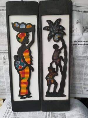 TABLEAU MURAL EN BOIS SCULPTE
