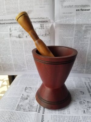 MORTIER EN BOIS SCULPTE