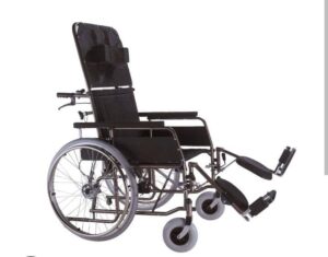 Fauteuil roulant avec repose jambe